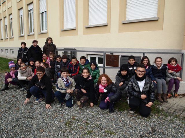 70- luigi e piero - i bambini in visita a le person dij partigian foto di franco brunetta-800x600